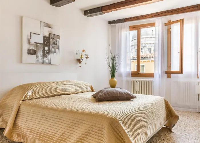 Accademia Charm Apartments By Wonderful Italy